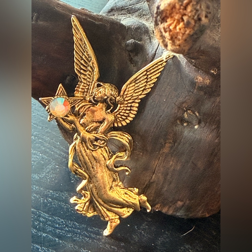 Elegant JJ Jonette Gold Angel Brooch